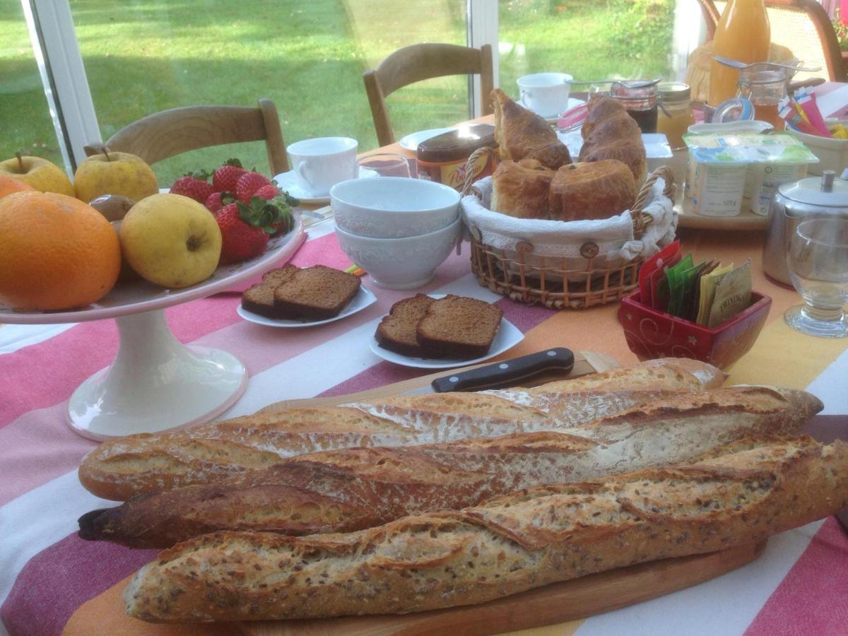 Bed and Breakfast Chez Pierre Et Caroline Les Herbiers Exterior foto